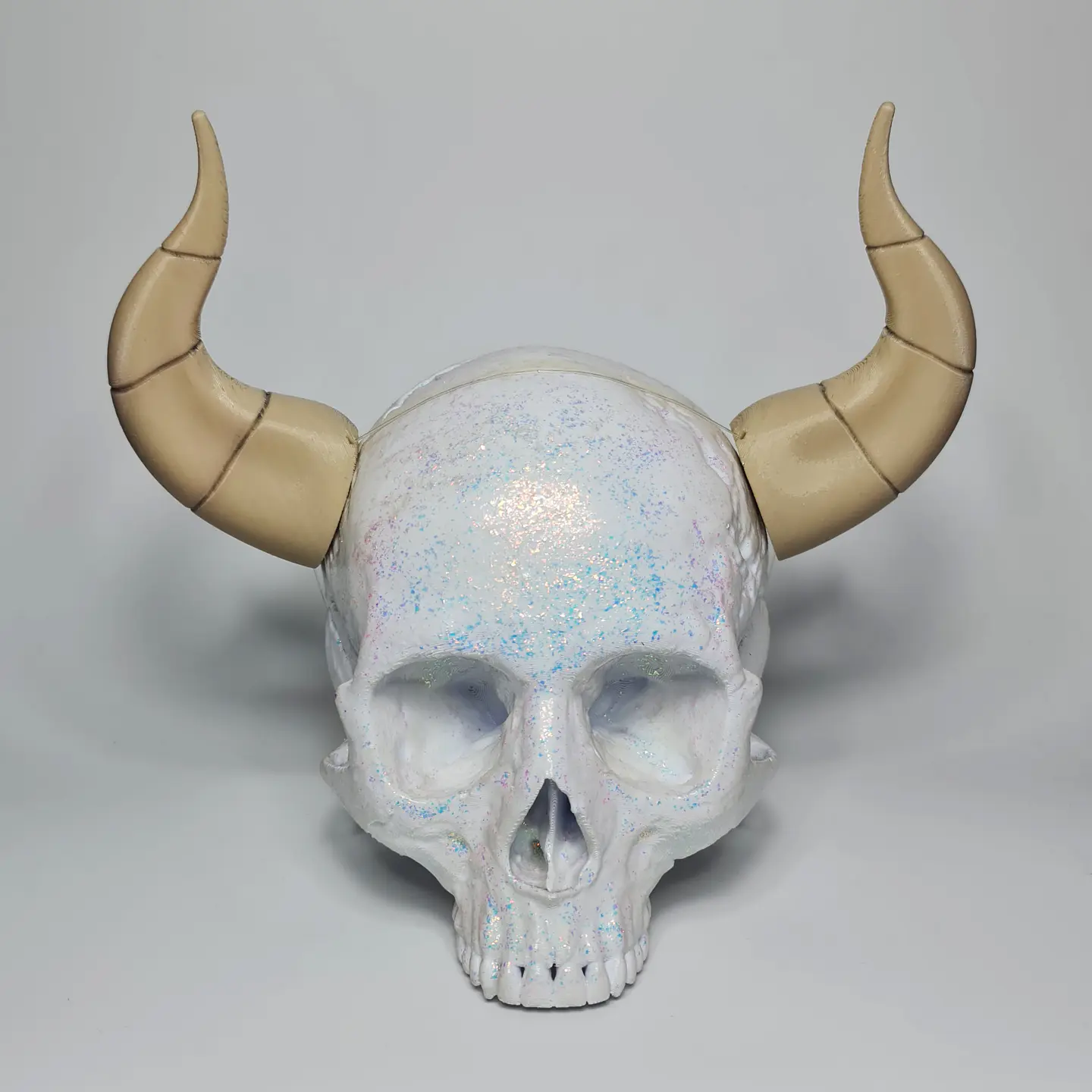 Aura the Guillotine Horns 2