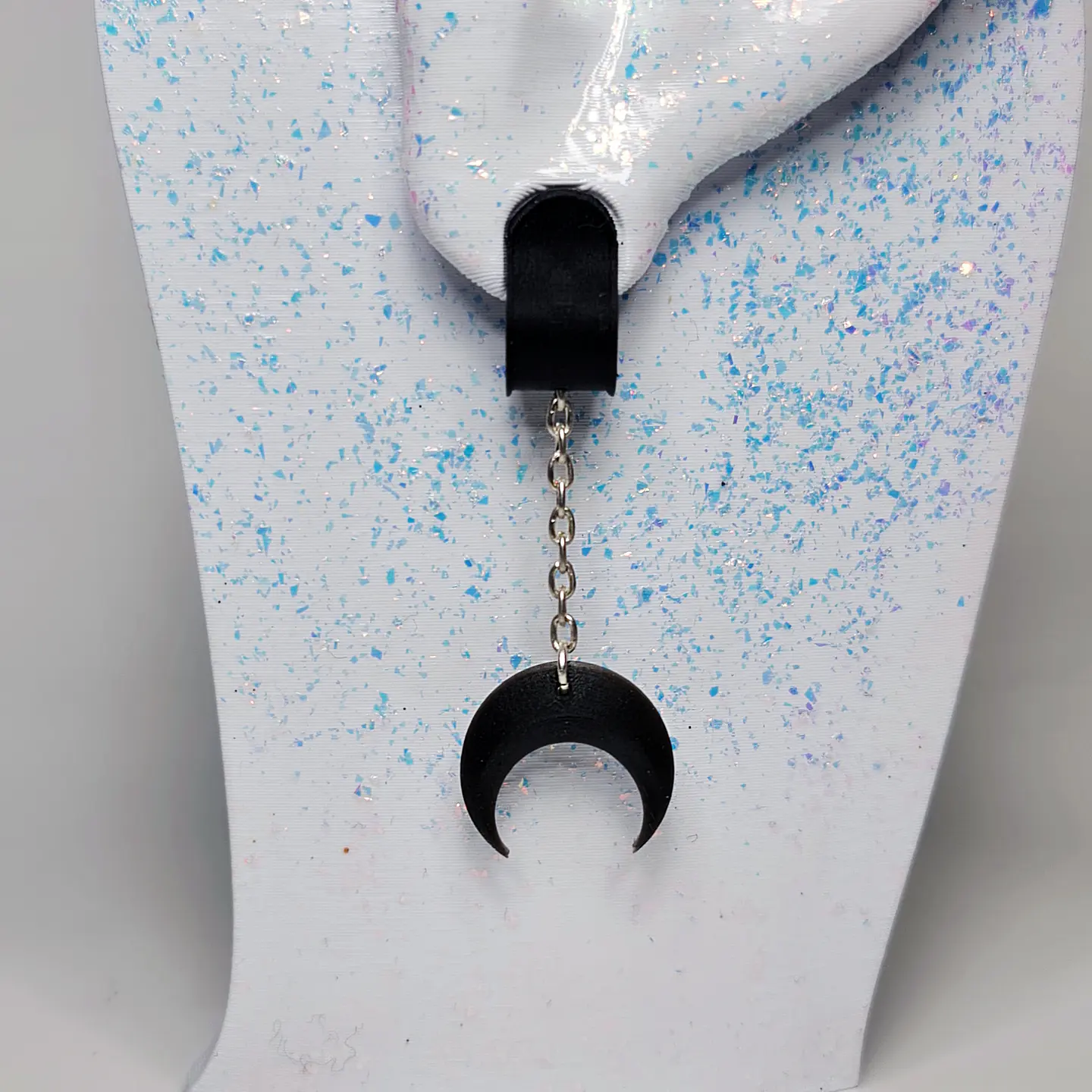 Ear Clip Black Moon 1