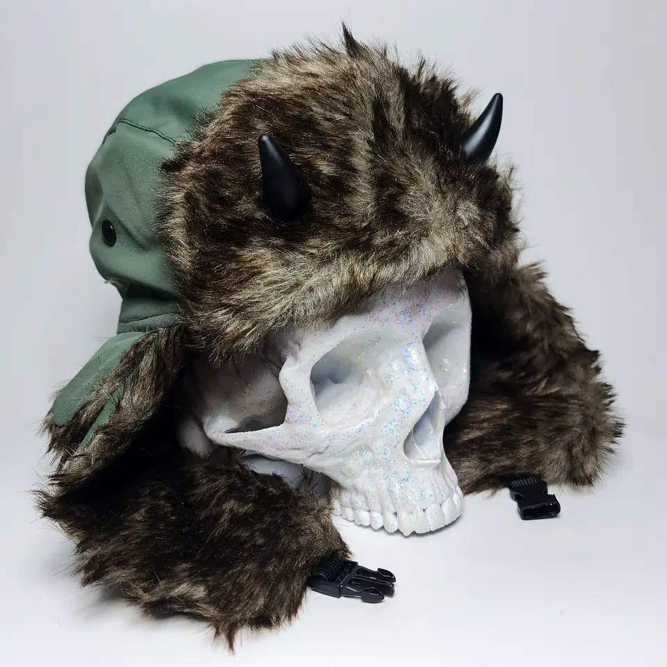 Gorro Ushanka con Cuernos 7