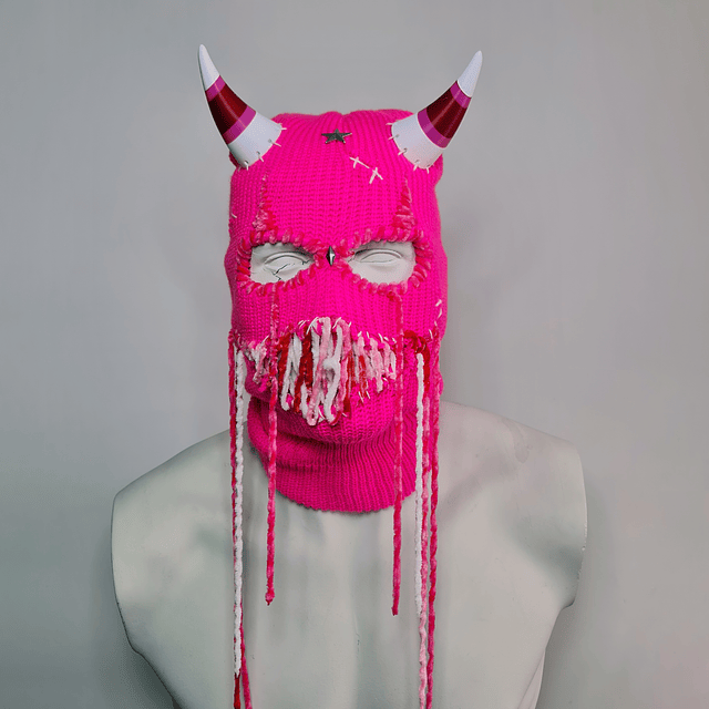 Capucha Demon Stitch Saggi