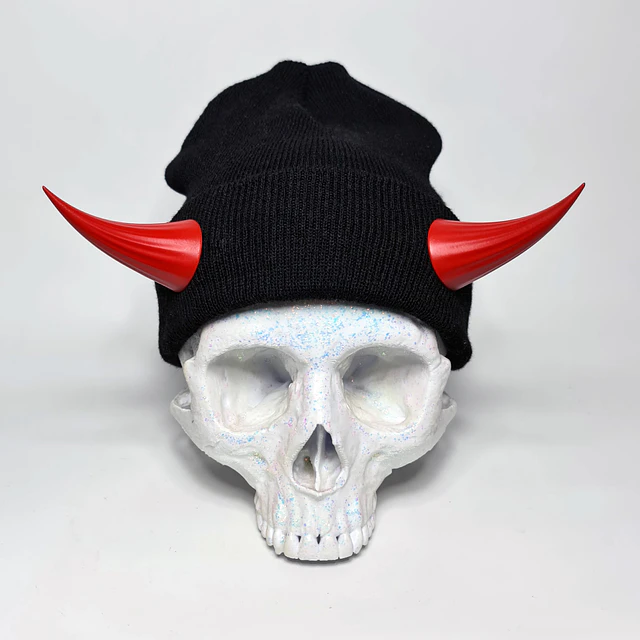 Beanie Diablillo a La Moda