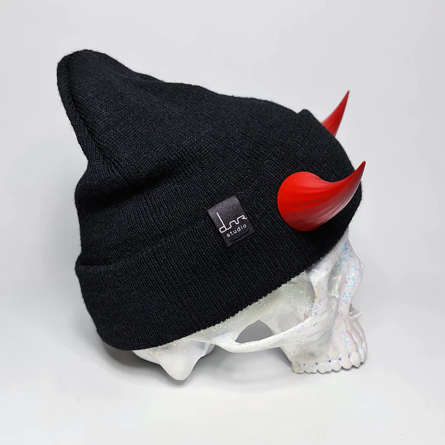 Beanie Diablillo a La Moda