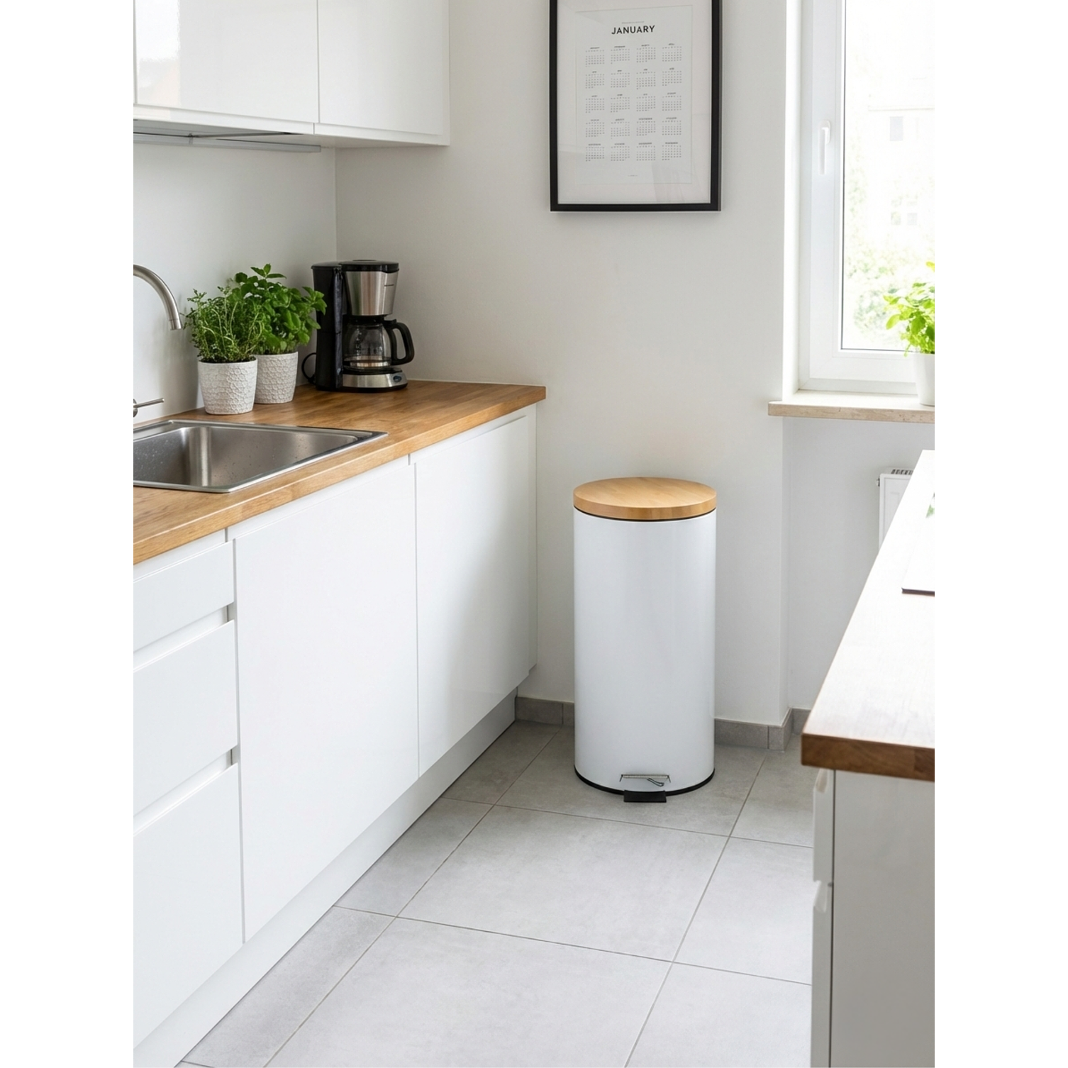 Basurero Blanco Con Pedal Cierre Suave y Tapa de Bambú 30L 3