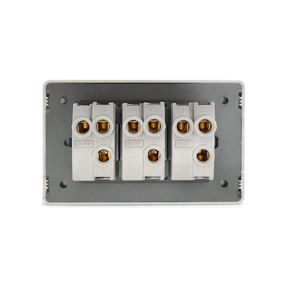 Enchufe Triple 10A Blanco 2