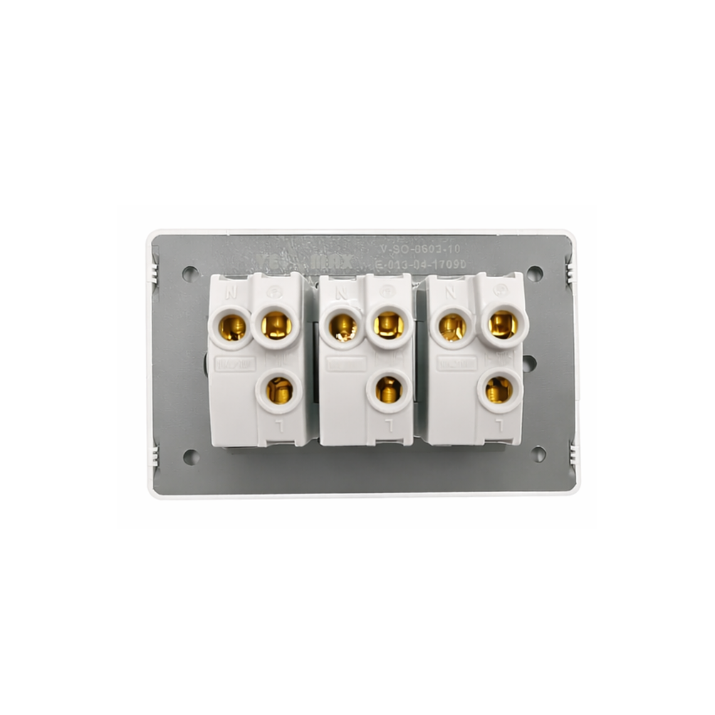 Enchufe Triple 16A Blanco 2