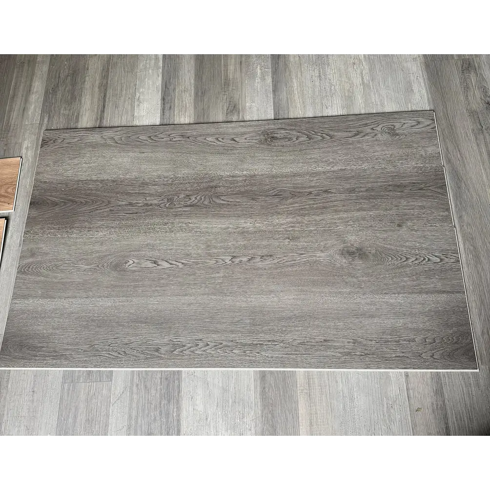 Piso SPC 5 mm Gris Madera con Sistema Click 2