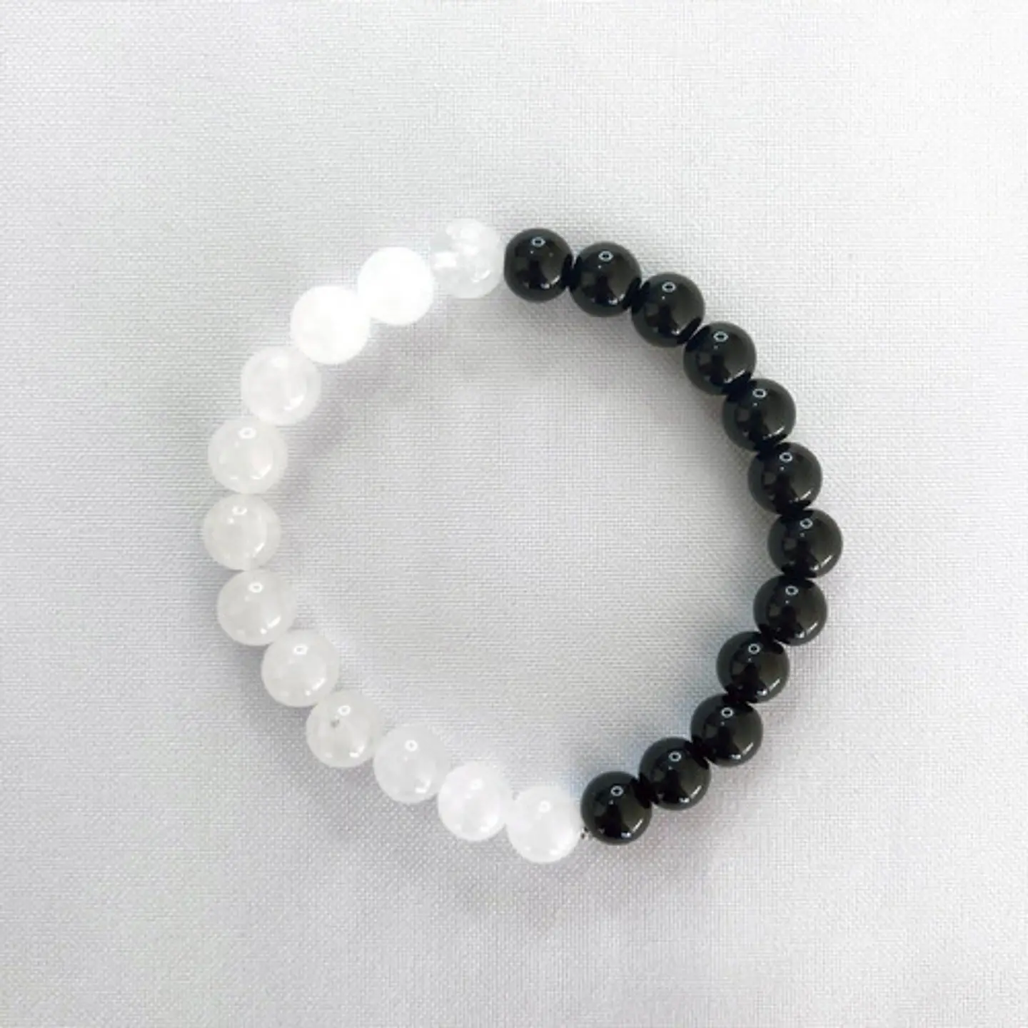 Pulsera De Piedras Naturales Onix Y Cuarzo Yin Yang 2