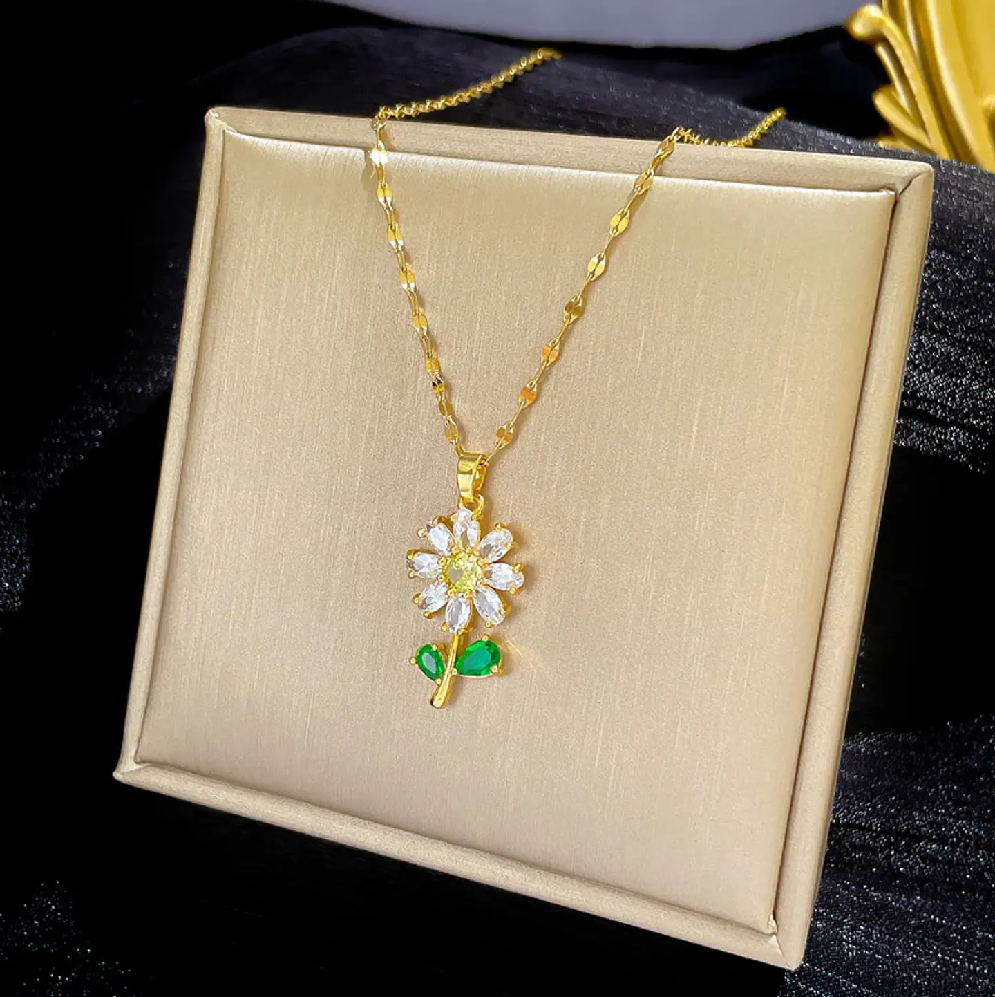 Collar Flor Planta Cadena En Acero Inoxidable - Bañado Oro 18k 3