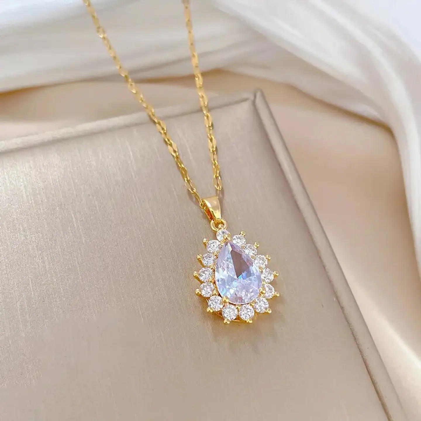 Set Collar + Aros De Gotas Acero Inoxidable - Bañado Oro 18k 9