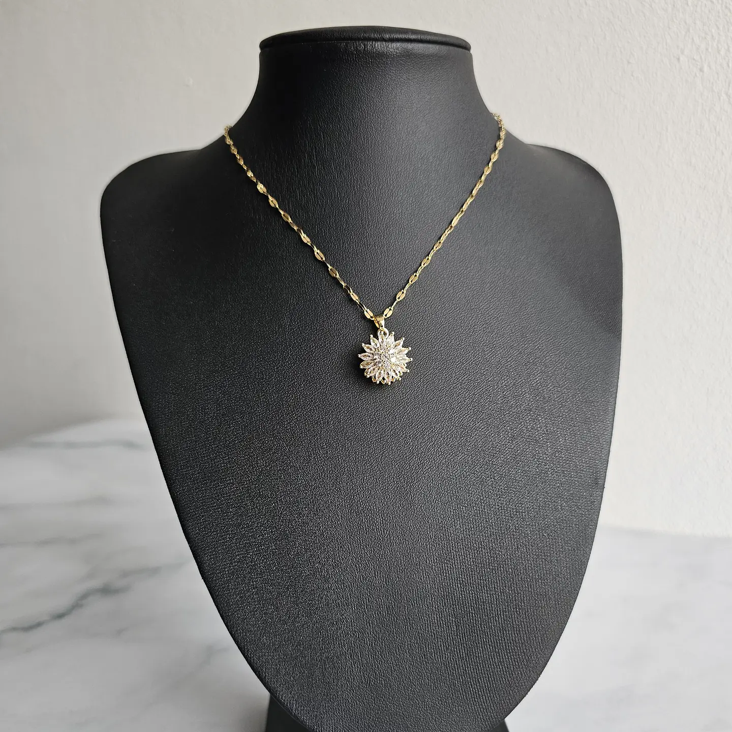 Collar Girasol Giratorio Circones - Acero Bañado Oro 18k 2