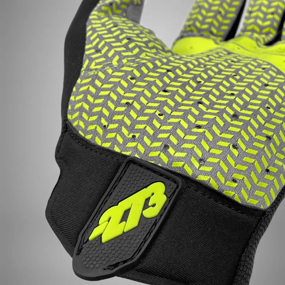 Guante simulador -273 Black 2