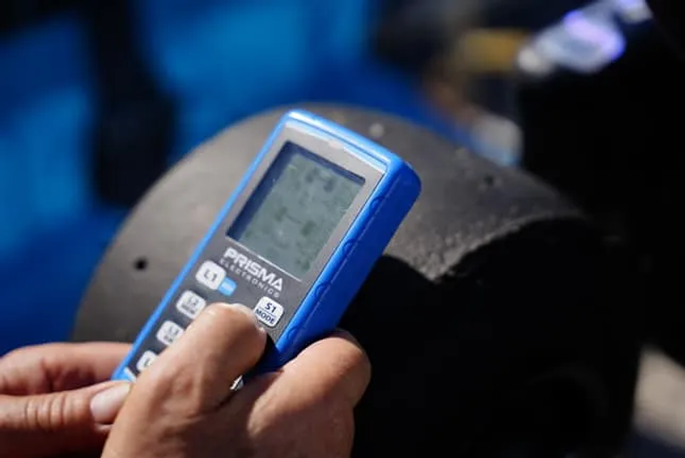 Pirómetro digital infrarrojo HPM4 3