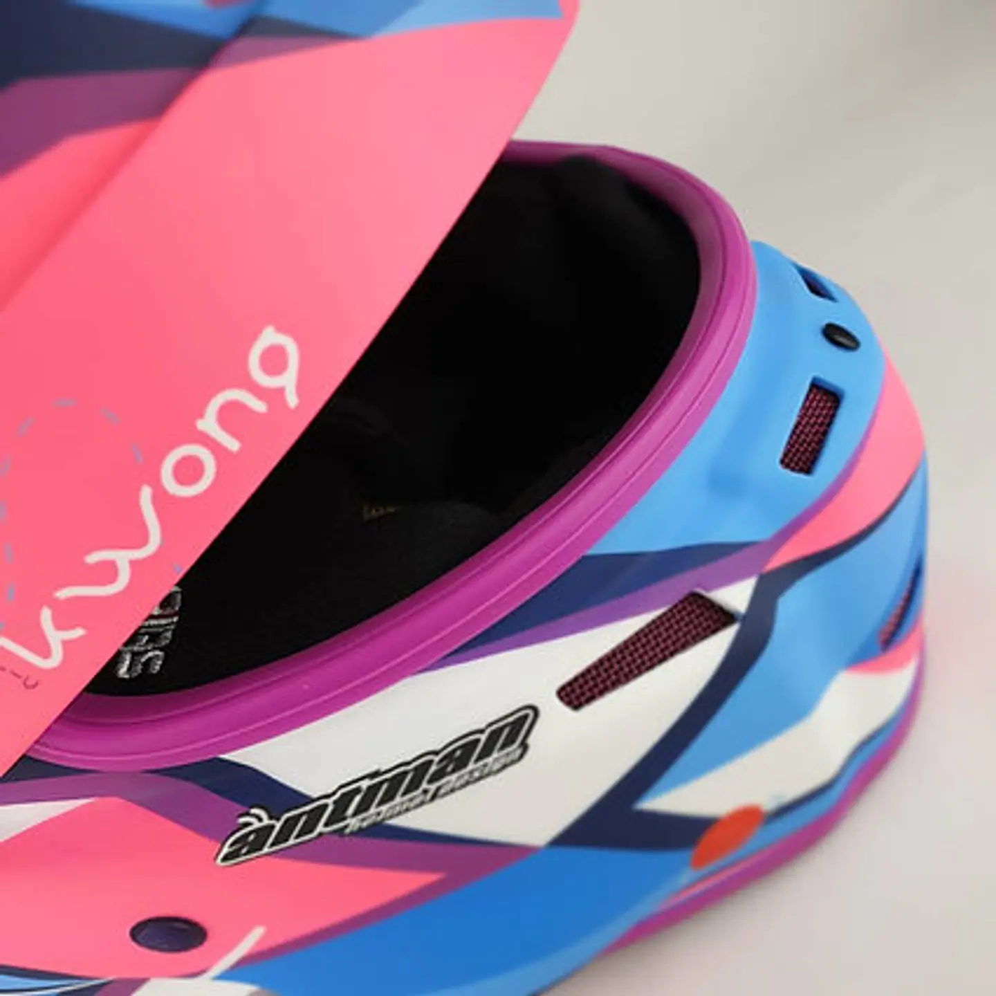 Neonz Trimz Morado Neon - Trim para casco 2