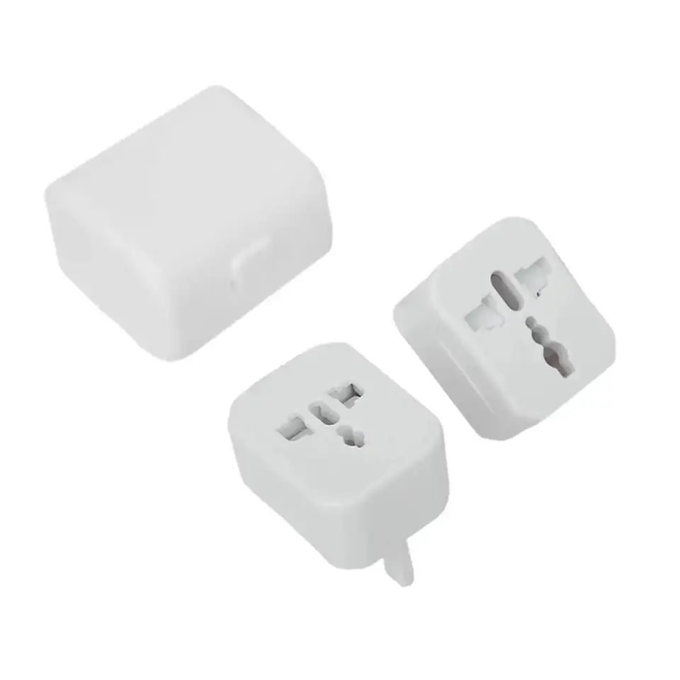 Adaptador de Corriente Universal 3