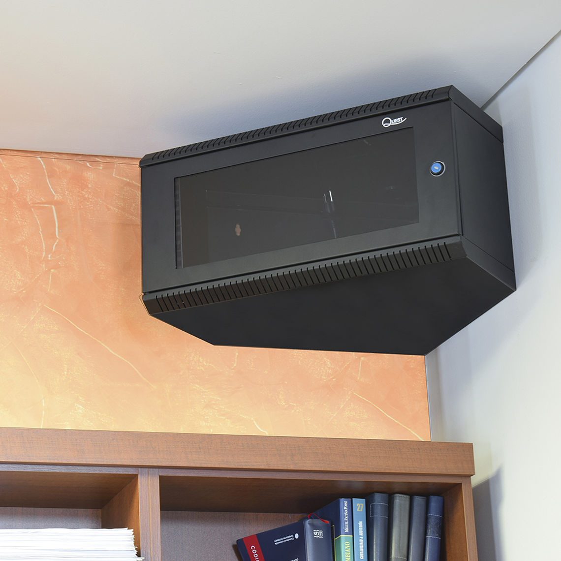 Gabinete Rack de Pared Compacto Triangular de 5U con Puerta en vidrio • Color: Negro  3