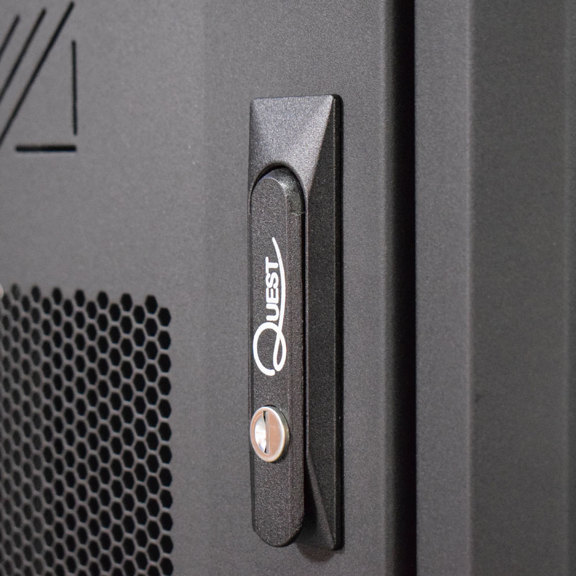 Gabinetes de Piso 28U | Ancho: 580 mm • Fondo: 610 mm 9