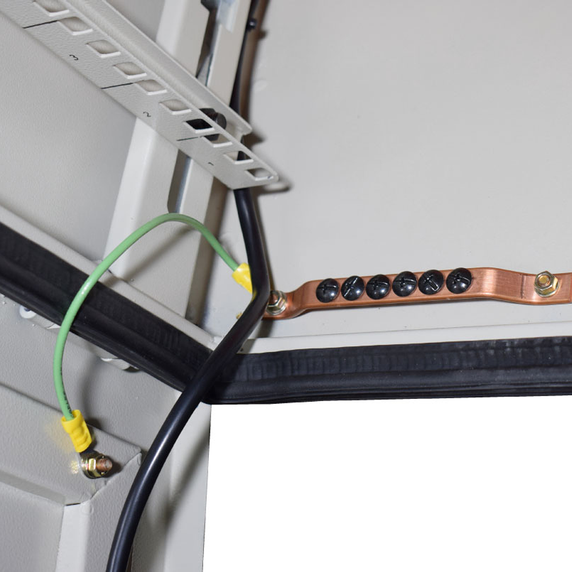 Gabinete Rack de Exteriores para Montaje en Poste | NEMA 4 6