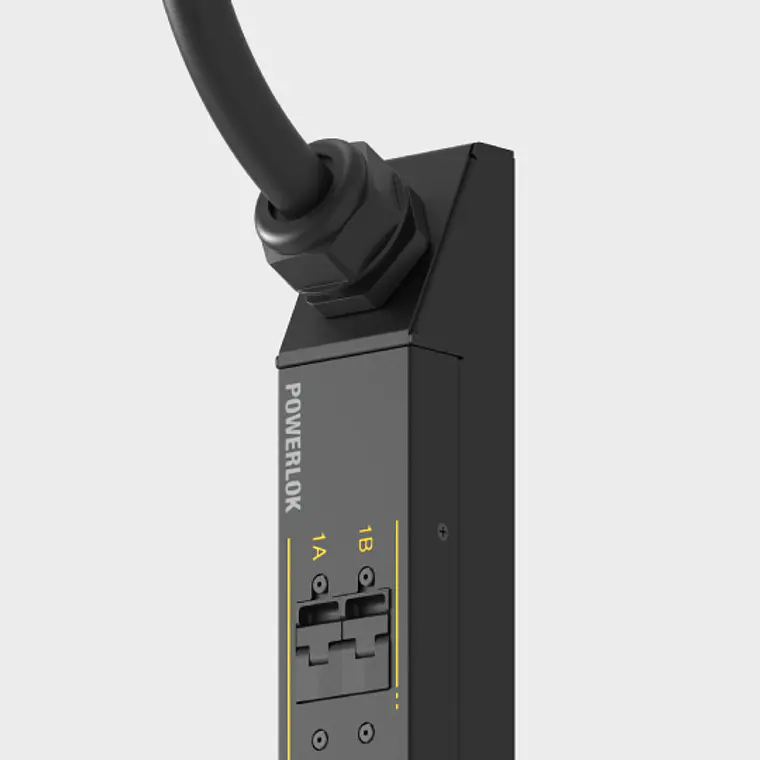 PDU Monitoreable para Rack - 20A | 208 Voltios - 1 FASES (3,3kW) | 32 Salidas C13 Extensión de 3 metros tipo L6-30P 3