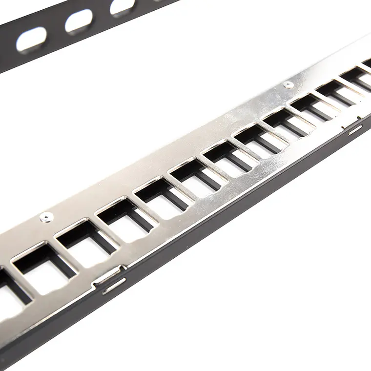 Patch Panel Modular Blindado de 24 Puertos Cat 6A 5