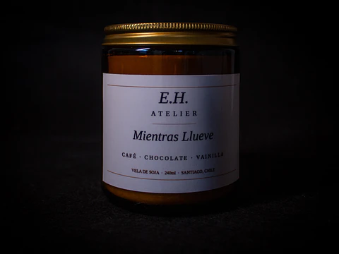 Mientras Llueve — Vela de Soja