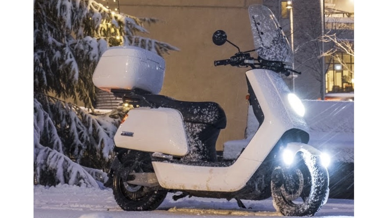 Top 5 accesorios para conducir tu moto eléctrica en invierno
