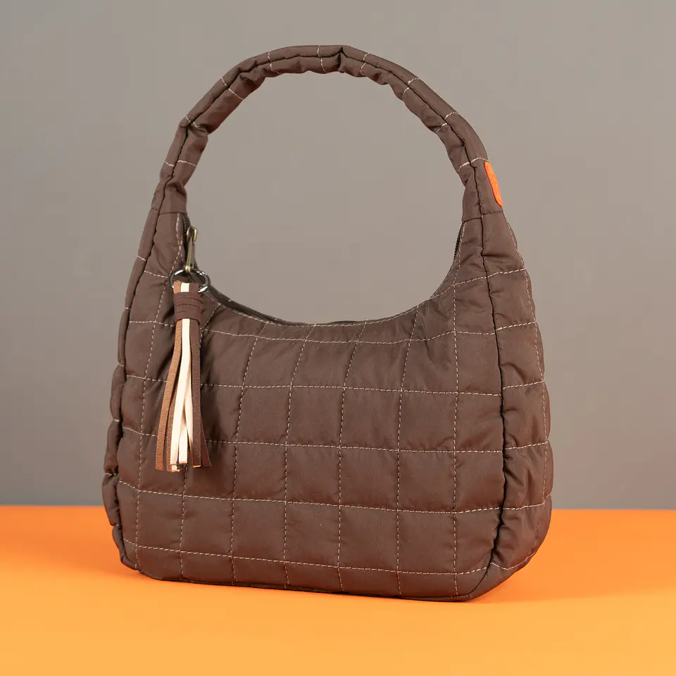 BOLSO HOBE DE HOMBRO M Tela antifluido – chocolate  2