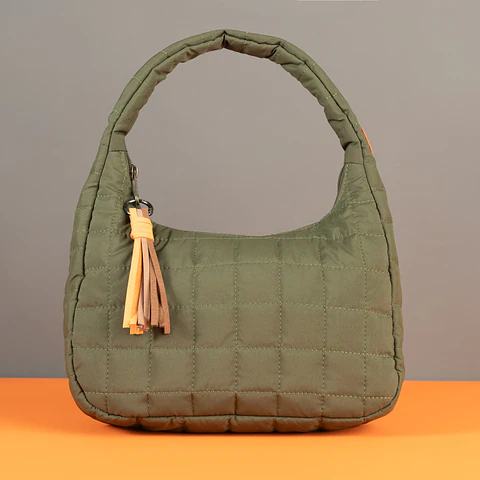 BOLSO HOBE DE HOMBRO M Tela antifluido – verde   