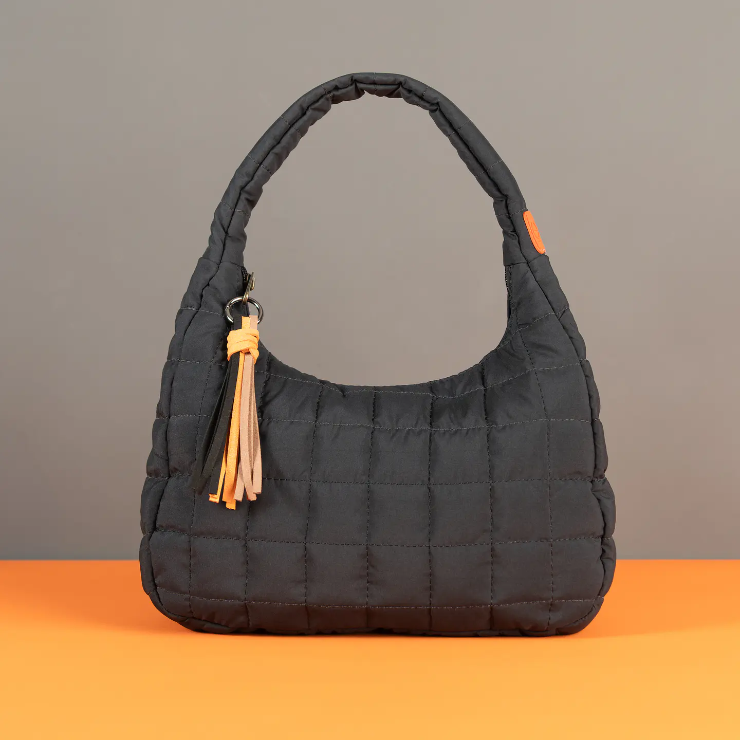 BOLSO HOBE DE HOMBRO M Tela antifluido – negro  2