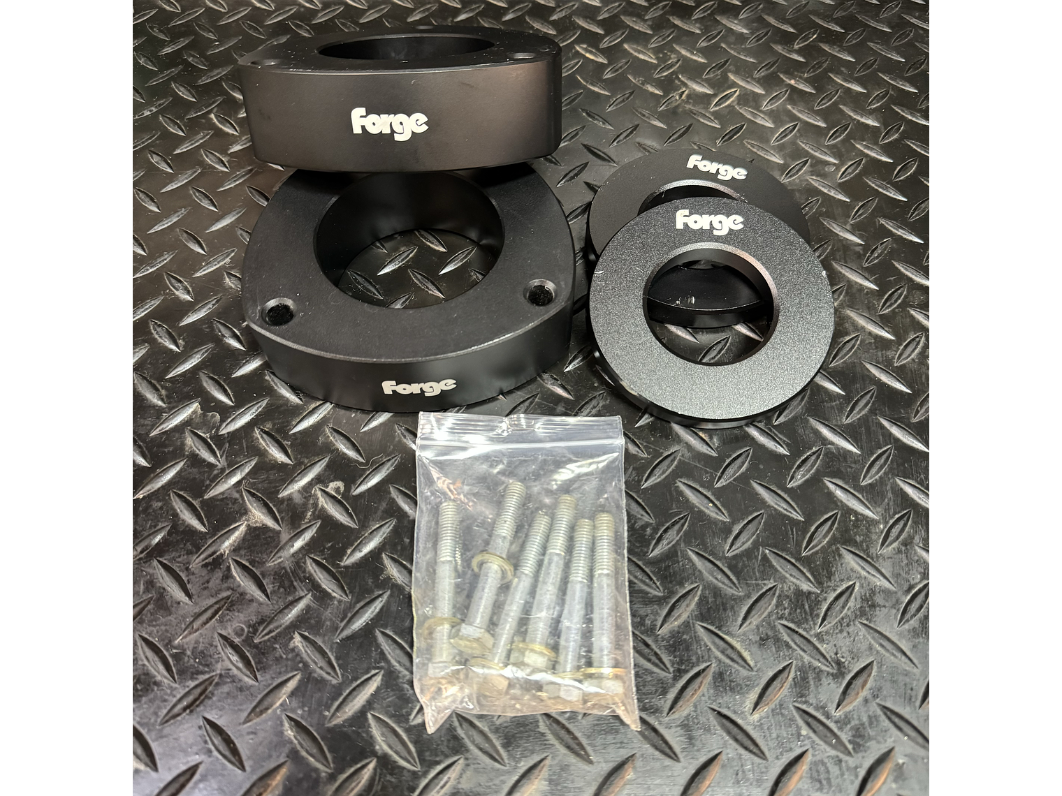 Forge Motorsport VW Alltrack/Tiguan Leveling Lift Kit 3