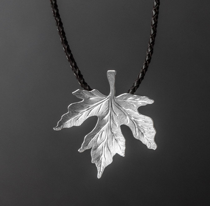 LEAF NECKLACE