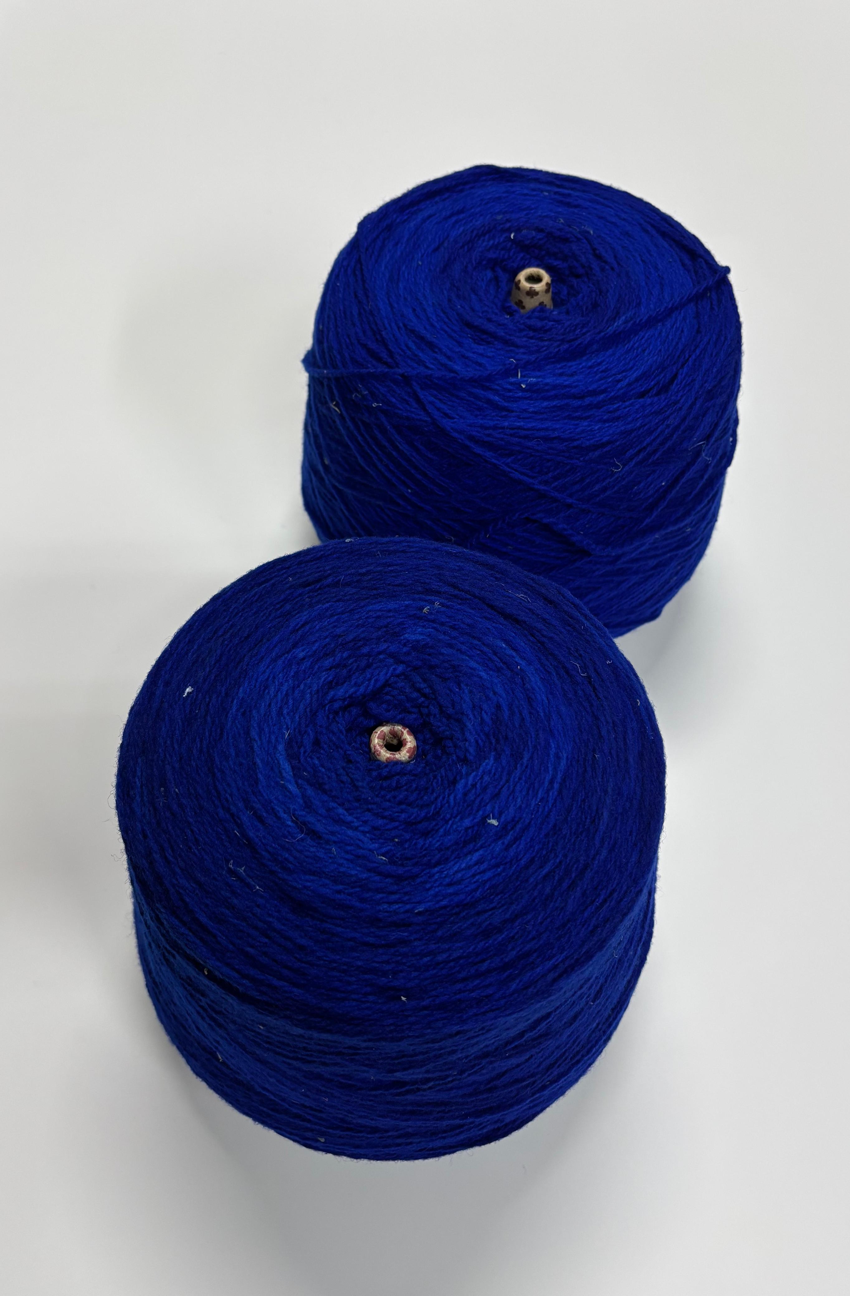 Lana retorcida tinturada azul 