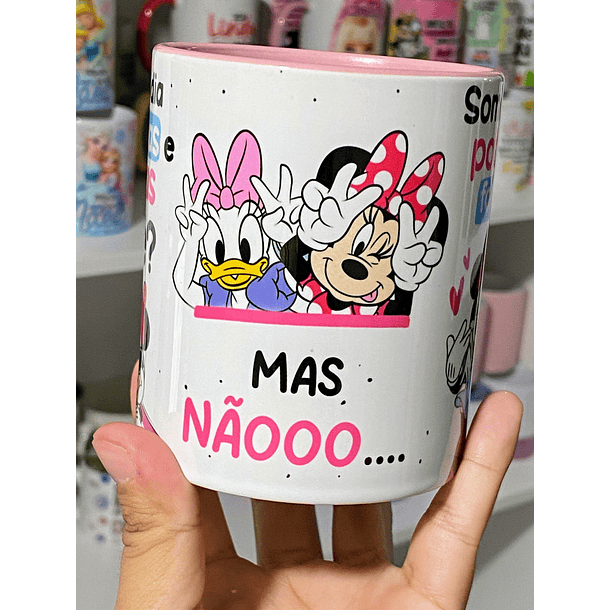 Arte Caneca Minnie e Margarida A gente poderia ser duas ricas e famosas né?  Arquivo em Jpg 2