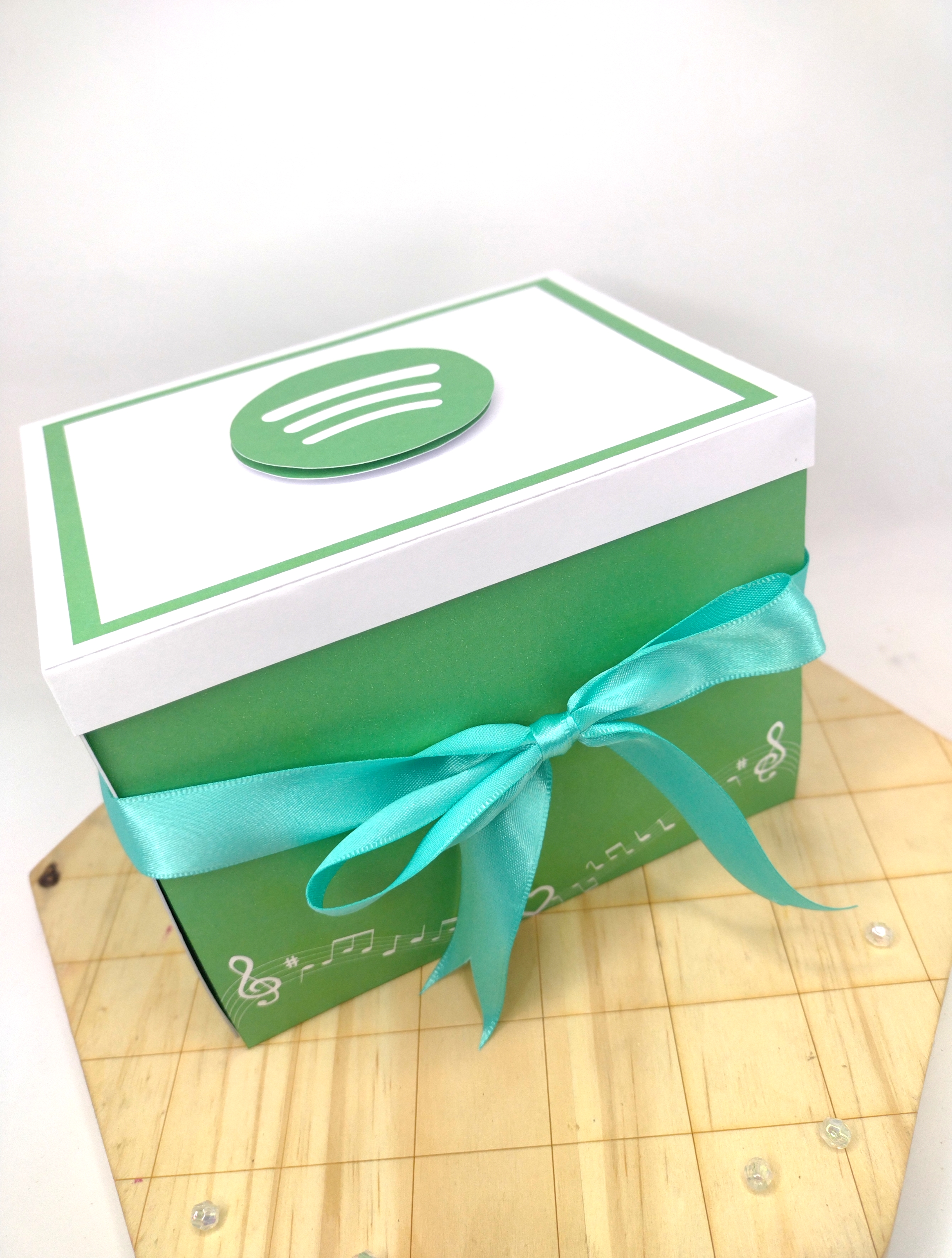 Arquivo Mimos Caixa Explosão e Quadro Spotify Arquivo em Pdf e Studio 3