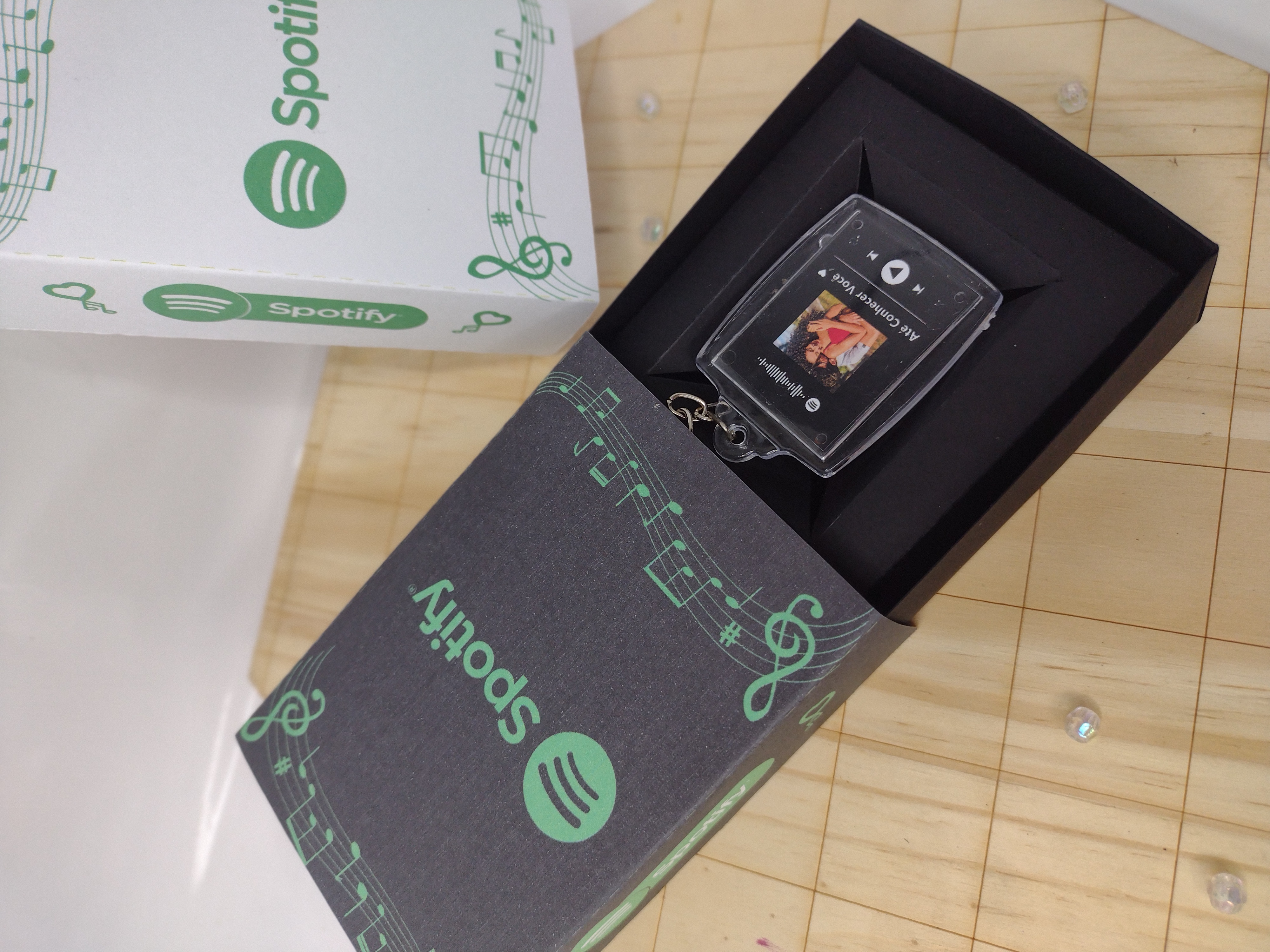 Arquivo Mimos Caixa Explosão e Quadro Spotify Arquivo em Pdf e Studio 6