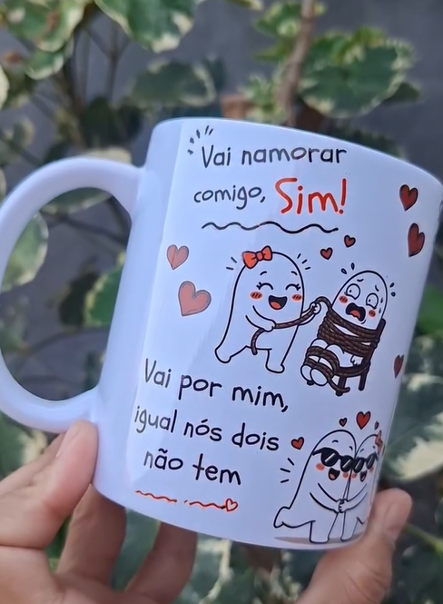 Arte Caneca Vai namorar comigo? Sim!, Se reclamar, cê vai casar também, Seu coração é meu e o meu é seu também, Vai por mim, igual nós dois não tem, Com comunhão de bens. Arquivo em Pdf  1