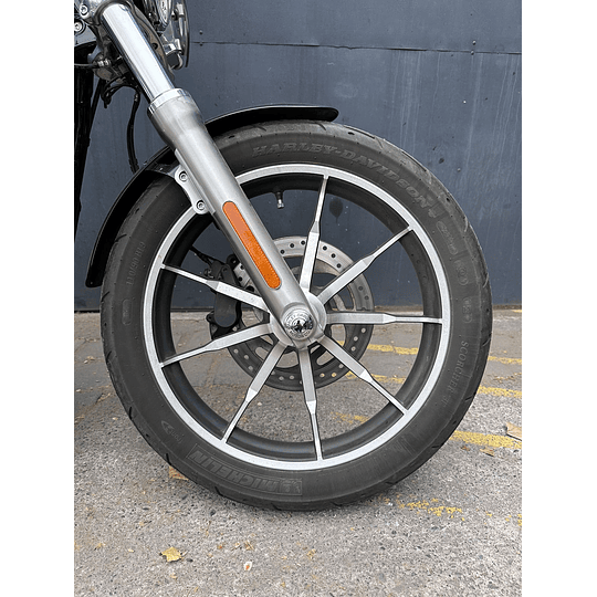 Moto Harley-Davidson Softail Low Rider M8 107  - Image 4