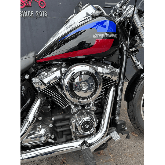 Moto Harley-Davidson Softail Low Rider M8 107  - Image 2