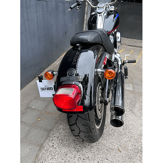 Moto Harley-Davidson Softail Low Rider M8 107  - Image 7