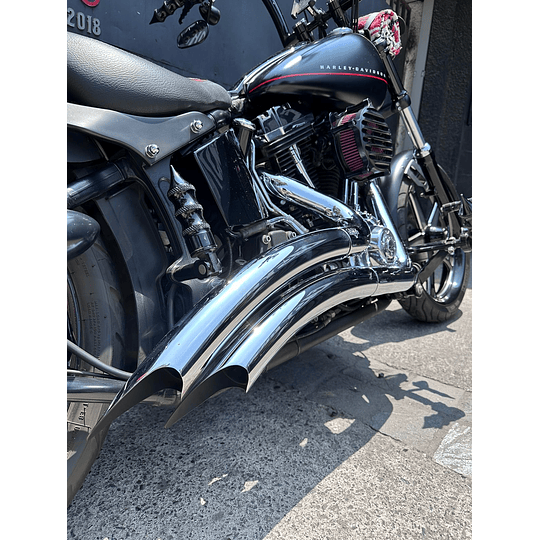 Moto Harley-Davidson Softail Blackline 103 2012 - Image 7