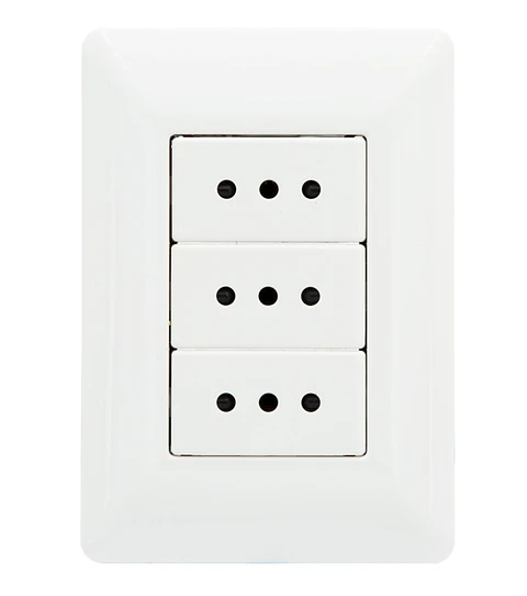 Enchufe para muro triple 250V 10A 