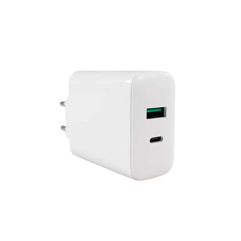 Cargador ultra rápido 65W USB-C a C + 1USB 3.0 con cable  3