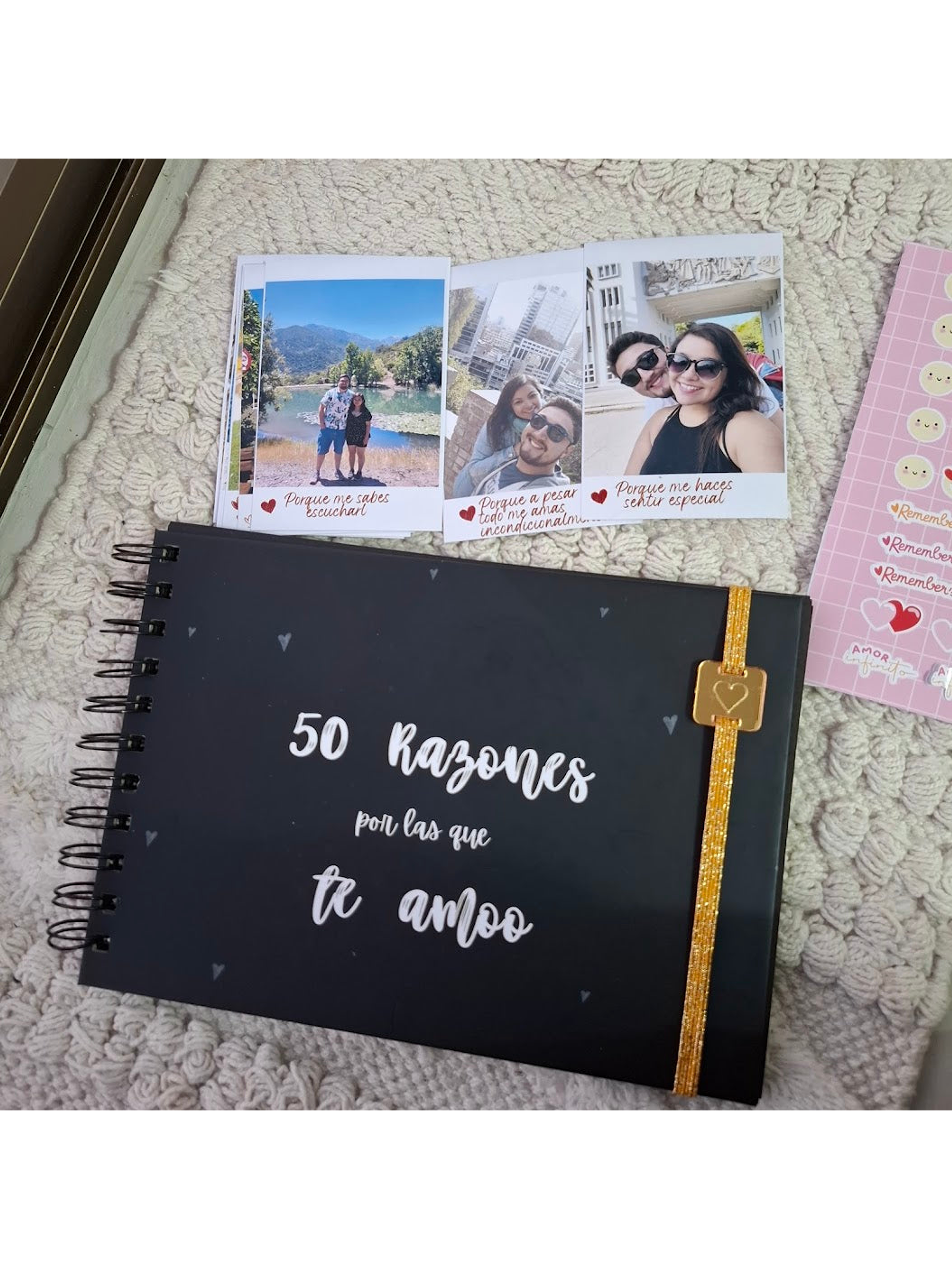 Album con 30 hojas negras. 1