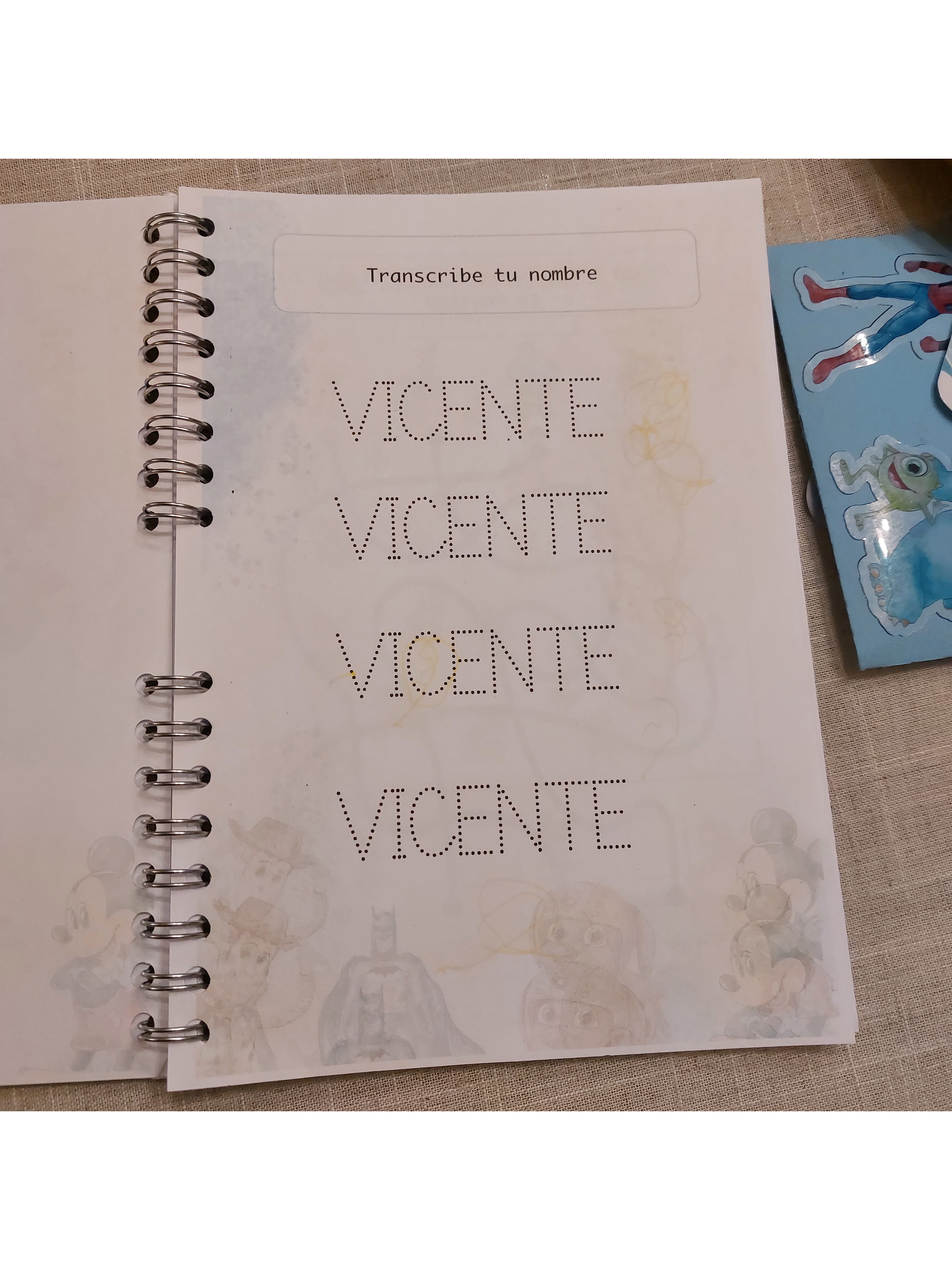 Libro de actividades Disney 2