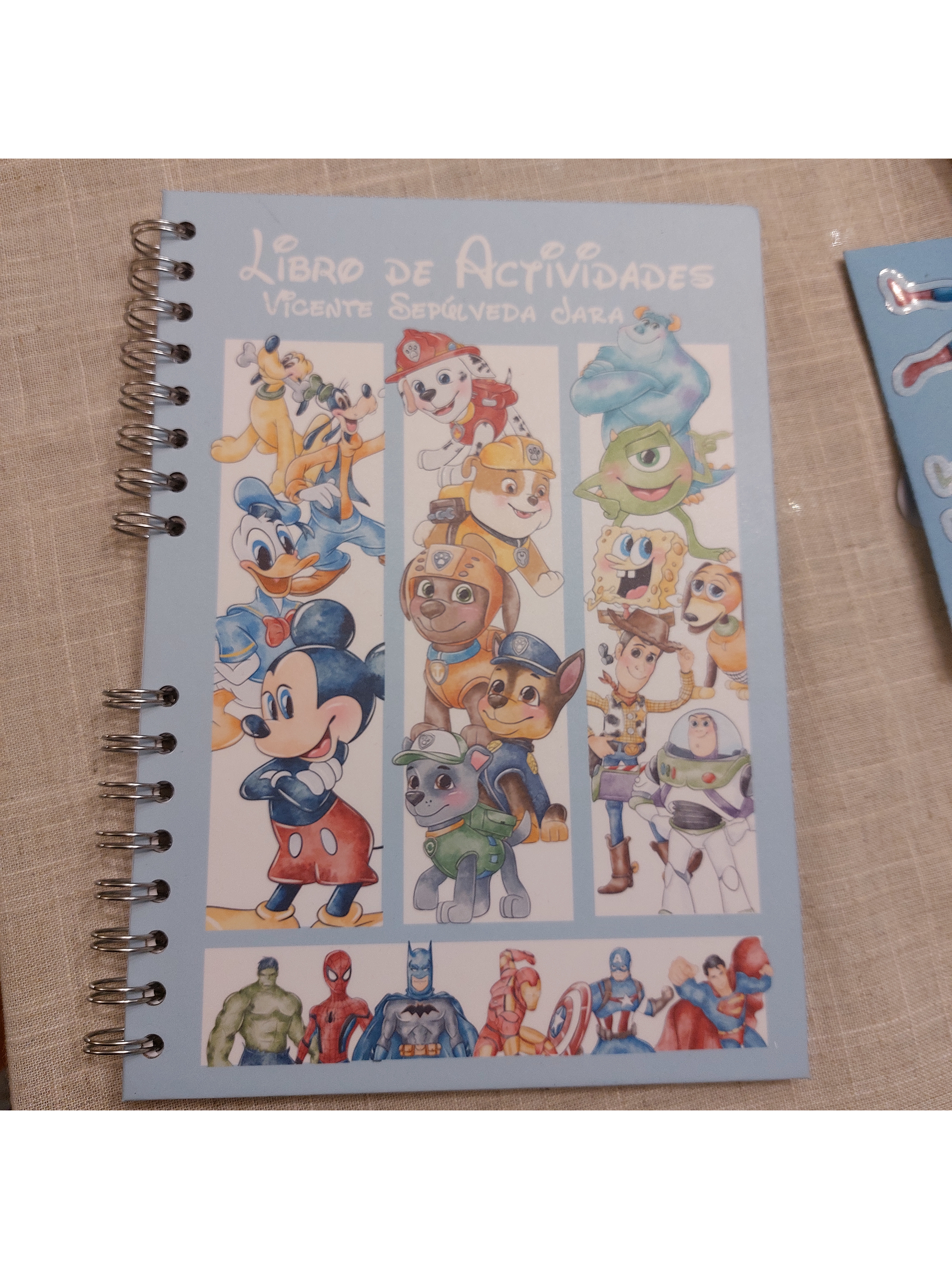 Libro de actividades Disney 1