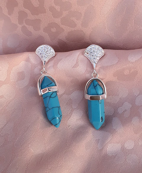 Abanico con piedra colgante