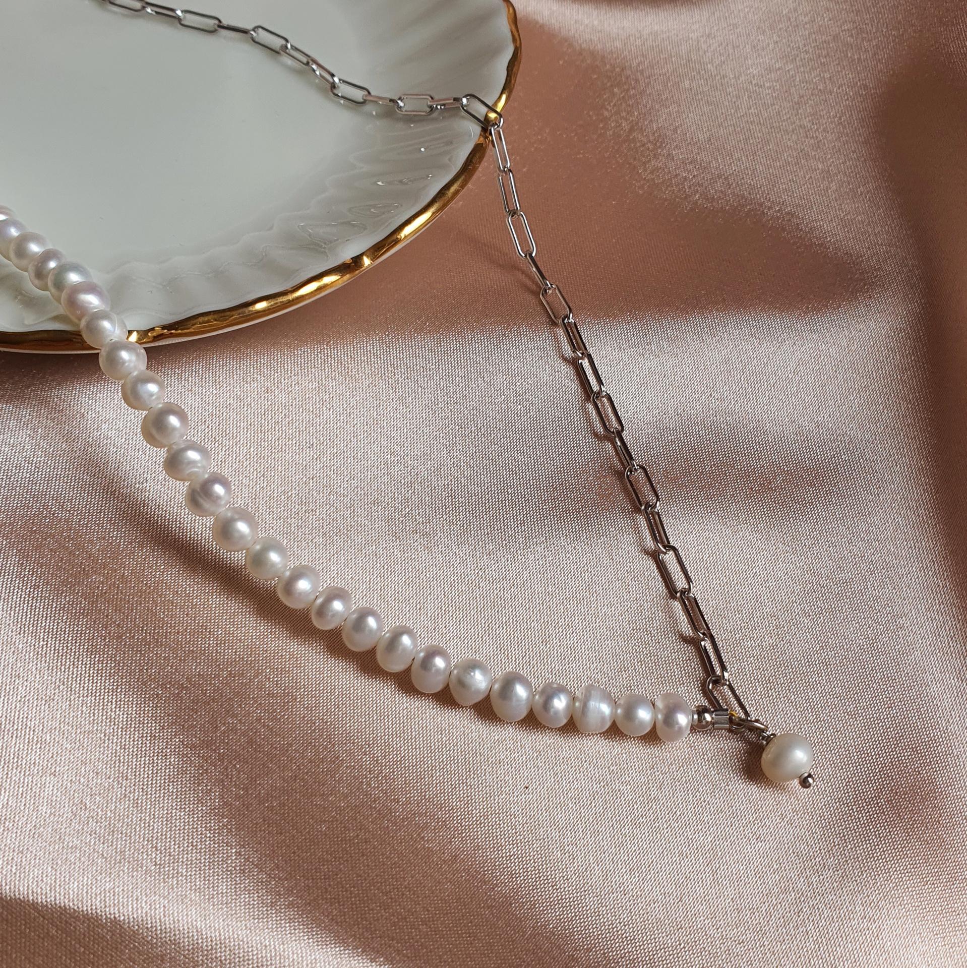Collar perlas y eslabones