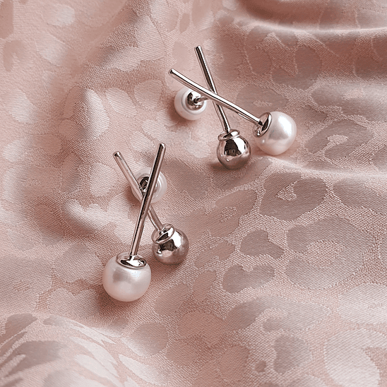 Aros cruzados con perlas 3