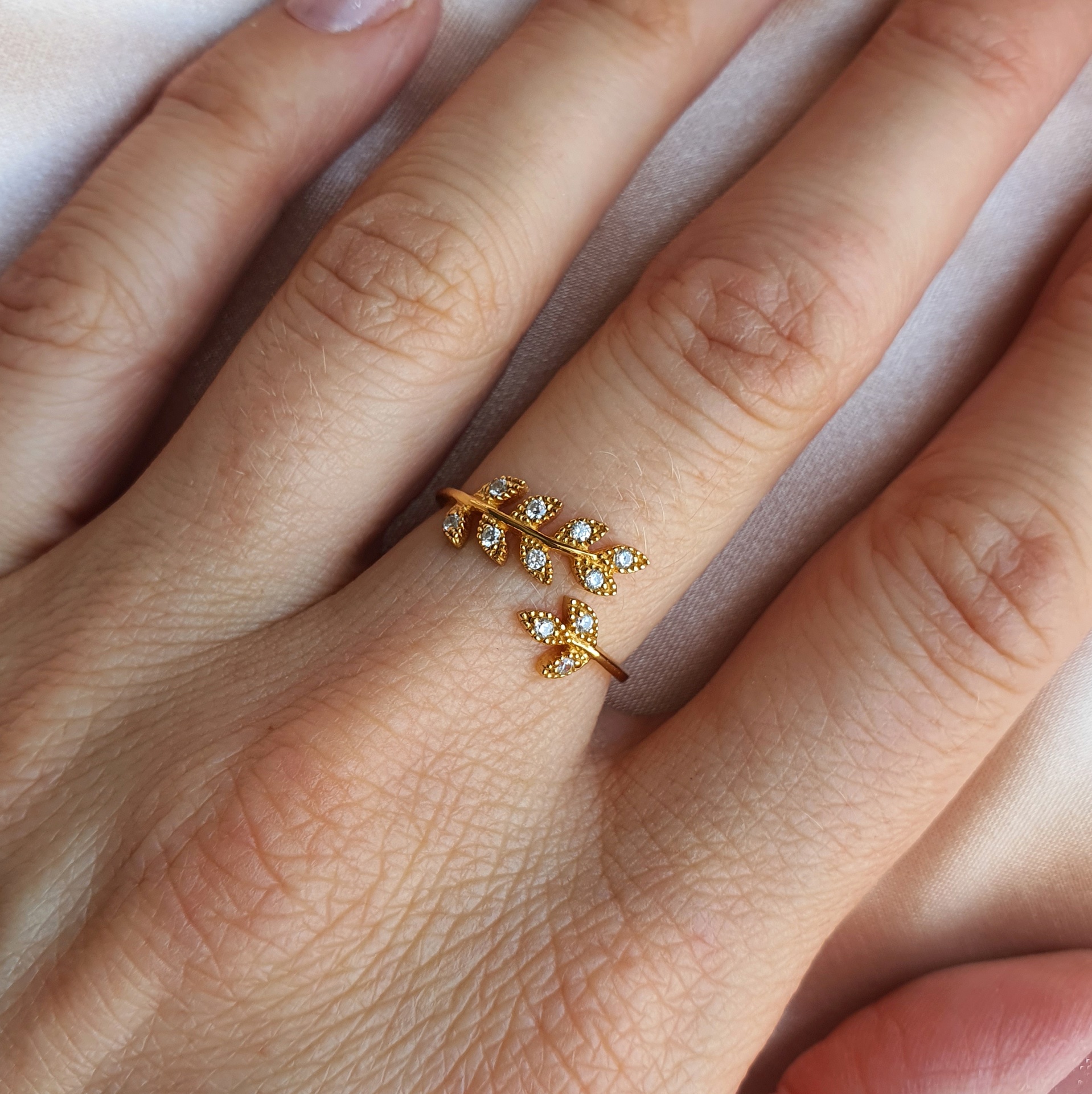 Anillo hojas