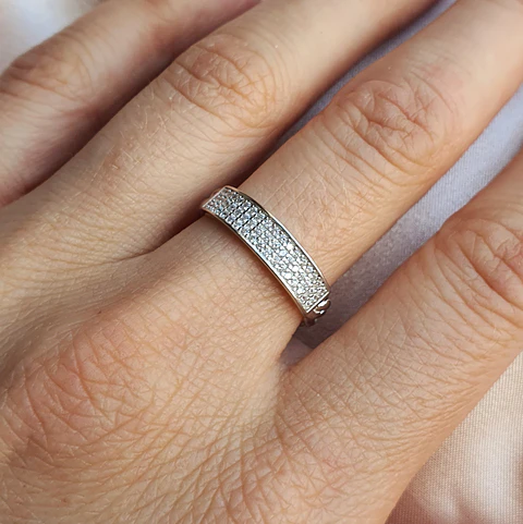 Anillo ajustable brillantes con eslabones