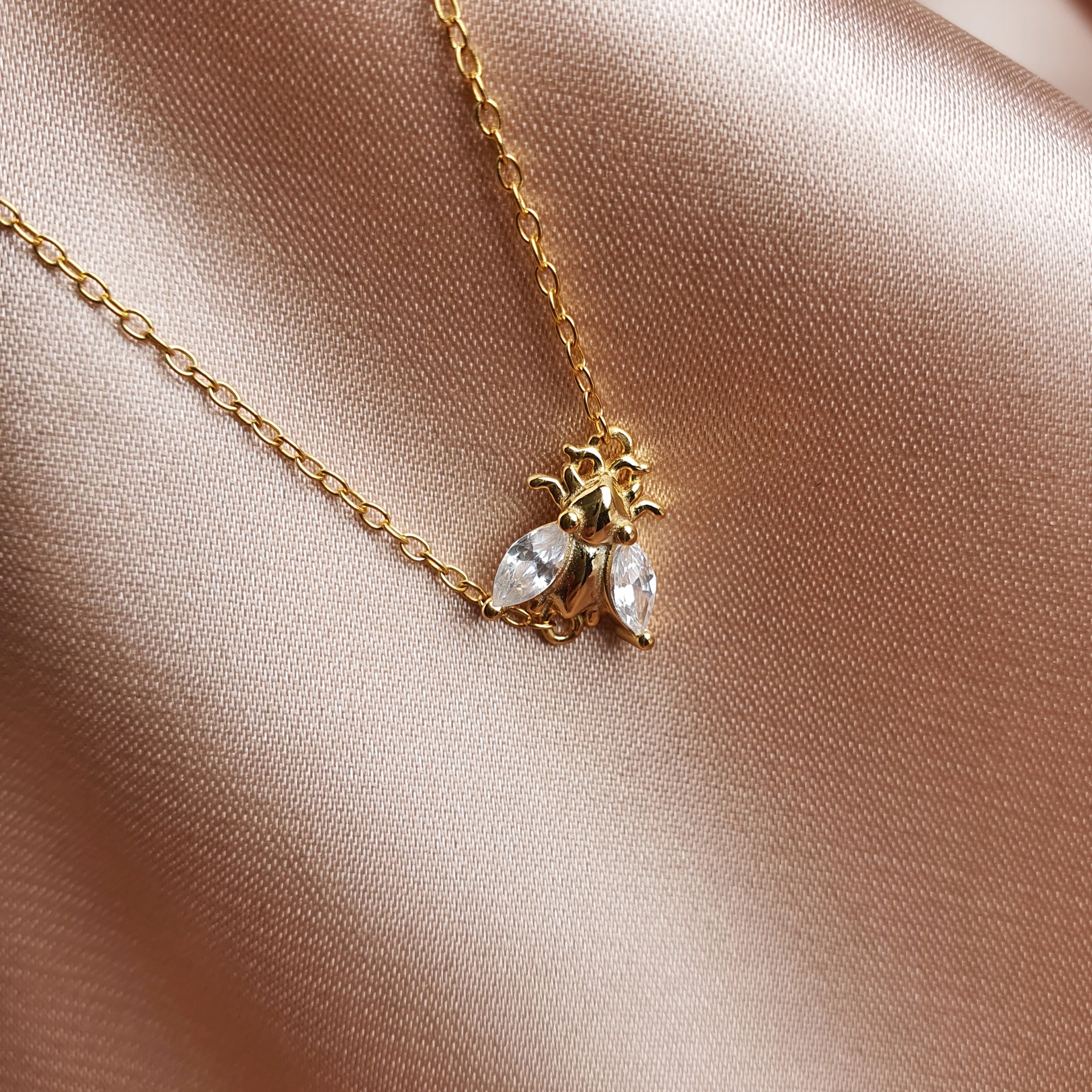Pulsera abeja